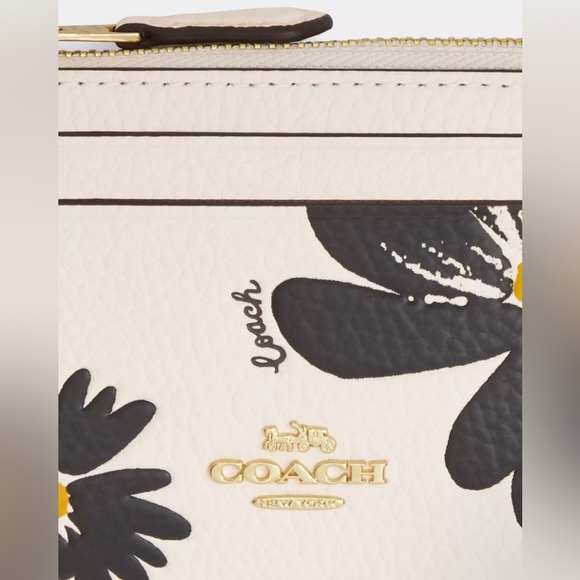 Coach gorgeous, NWT, Floral ID card case with split key ring in Gold/Chalk Multi - Picture 12 of 12